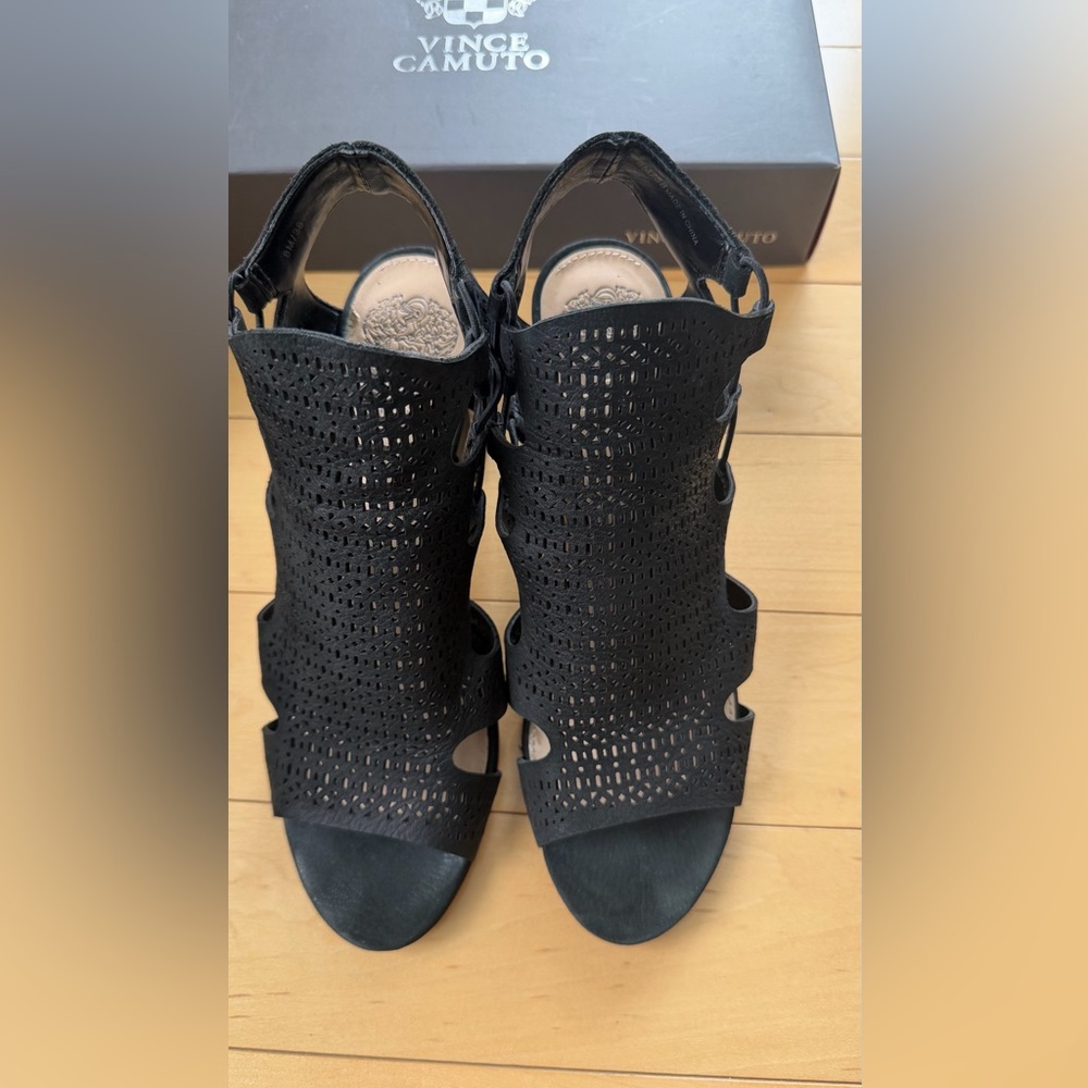 Vince Camuto Black Eadon sandals